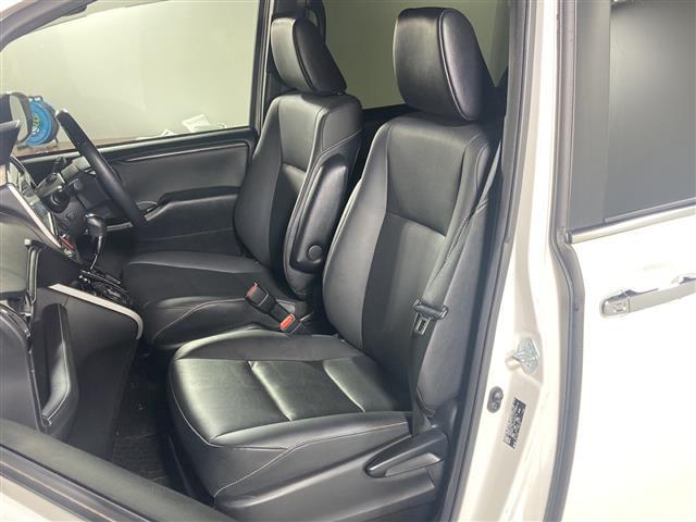 エスクァイア Gi 純正ナビ 両側パワースライドドア プリクラッシュセーフティ レーダークルーズコントロール レーンキープアシスト TRDエアロパーツ シートヒーター 純正アルミホイール 前後ドライブレコーダー LED(25枚目)