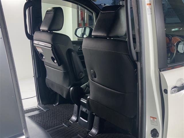 エスクァイア Gi 純正ナビ 両側パワースライドドア プリクラッシュセーフティ レーダークルーズコントロール レーンキープアシスト TRDエアロパーツ シートヒーター 純正アルミホイール 前後ドライブレコーダー LED(28枚目)