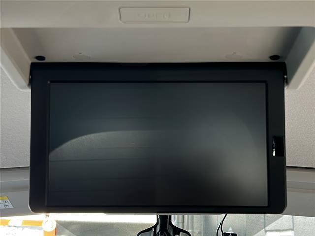 セレナ e-パワー ハイウェイスターV 禁煙 セーフティパックB 純正ナビ フリップダウンモニター アラウンドビューモニター プロパイロット デジタルミラー BSW ドライブレコーダー 前後ドライブレコーダー ETC OP16インチアルミ(3枚目)