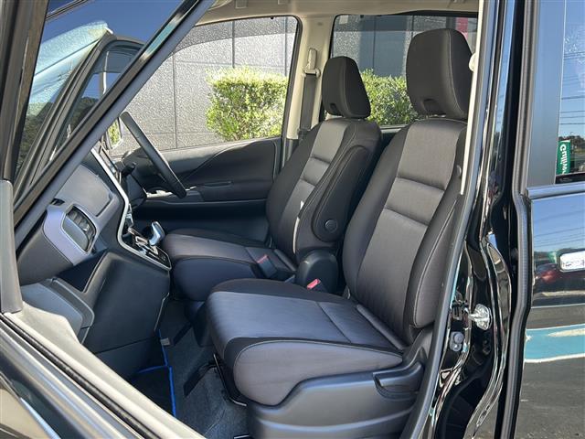 セレナ e-パワー ハイウェイスターV 禁煙 セーフティパックB 純正ナビ フリップダウンモニター アラウンドビューモニター プロパイロット デジタルミラー BSW ドライブレコーダー 前後ドライブレコーダー ETC OP16インチアルミ(23枚目)