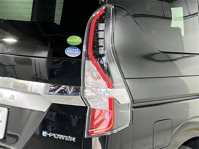 セレナ e-パワー ハイウェイスターV 禁煙 セーフティパックB 純正ナビ フリップダウンモニター アラウンドビューモニター プロパイロット デジタルミラー BSW ドライブレコーダー 前後ドライブレコーダー ETC OP16インチアルミ(40枚目)