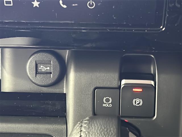 スペーシアカスタム ハイブリッドＸＳターボ　禁煙　４ＷＤ　ターボ　ＯＰ９型ナビ　全方位モニター　ＨＵＤ　レーダークルーズコントロール　ハーフレザー　シートヒーター　両側パワースライドドア　コーナーセンサー　サーキュレーター　ＬＥＤライト　フォグ（7枚目）