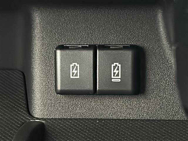スペーシアカスタム ハイブリッドＸＳターボ　禁煙　４ＷＤ　ターボ　ＯＰ９型ナビ　全方位モニター　ＨＵＤ　レーダークルーズコントロール　ハーフレザー　シートヒーター　両側パワースライドドア　コーナーセンサー　サーキュレーター　ＬＥＤライト　フォグ（9枚目）