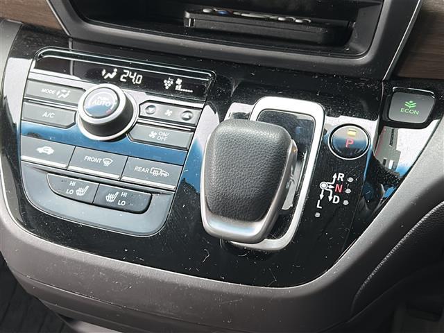 フリードハイブリッド ハイブリッド・Ｇ　禁煙　７人乗　社外ナビ　バックカメラ　シートヒータ　ホンダセンシング　レーダークルーズコントロール　両側パワースライドドア　ＬＥＤヘッドライト　アクティブコーナリングライト　ロールサンシェード（6枚目）