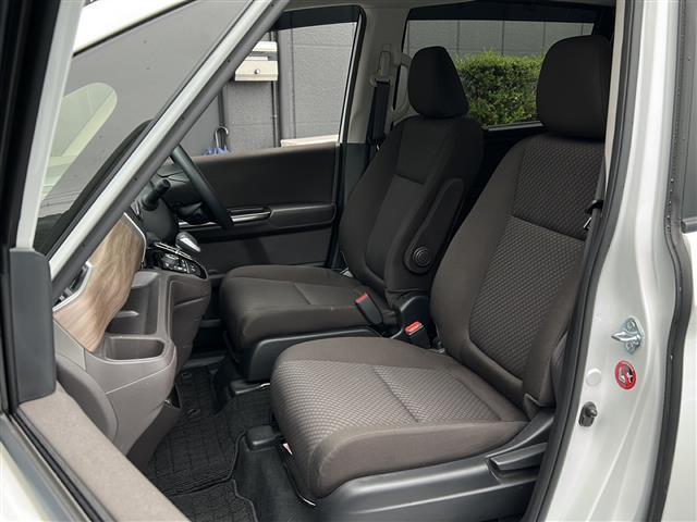 フリードハイブリッド ハイブリッド・Ｇ　禁煙　７人乗　社外ナビ　バックカメラ　シートヒータ　ホンダセンシング　レーダークルーズコントロール　両側パワースライドドア　ＬＥＤヘッドライト　アクティブコーナリングライト　ロールサンシェード（22枚目）