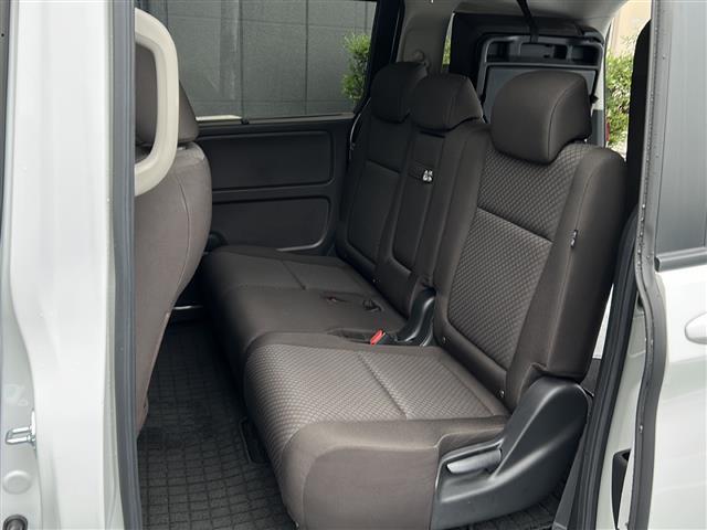 フリードハイブリッド ハイブリッド・Ｇ　禁煙　７人乗　社外ナビ　バックカメラ　シートヒータ　ホンダセンシング　レーダークルーズコントロール　両側パワースライドドア　ＬＥＤヘッドライト　アクティブコーナリングライト　ロールサンシェード（24枚目）