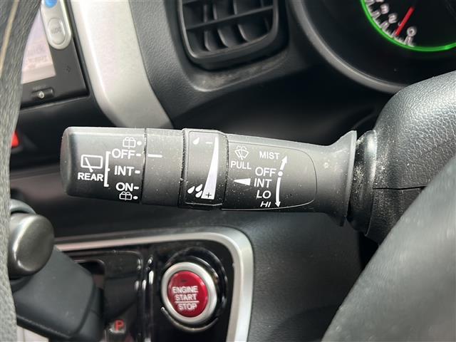 N-BOX G SSパッケージ 禁煙☆CTBA☆純正ナビ☆バックカメラ☆両側パワースライドドア☆スマートキー☆スペアキー☆純正アルミホイール☆ステアリングスイッチ☆純正フロアマット☆ドアバイザー☆ヘッドライトレベライザー(8枚目)