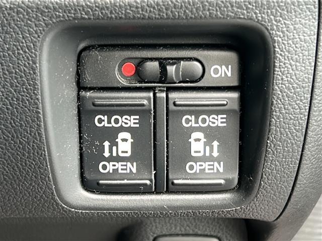 N-BOX G SSパッケージ 禁煙☆CTBA☆純正ナビ☆バックカメラ☆両側パワースライドドア☆スマートキー☆スペアキー☆純正アルミホイール☆ステアリングスイッチ☆純正フロアマット☆ドアバイザー☆ヘッドライトレベライザー(13枚目)