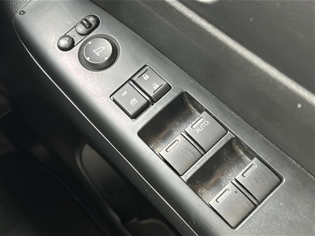 N-BOX G SSパッケージ 禁煙☆CTBA☆純正ナビ☆バックカメラ☆両側パワースライドドア☆スマートキー☆スペアキー☆純正アルミホイール☆ステアリングスイッチ☆純正フロアマット☆ドアバイザー☆ヘッドライトレベライザー(16枚目)