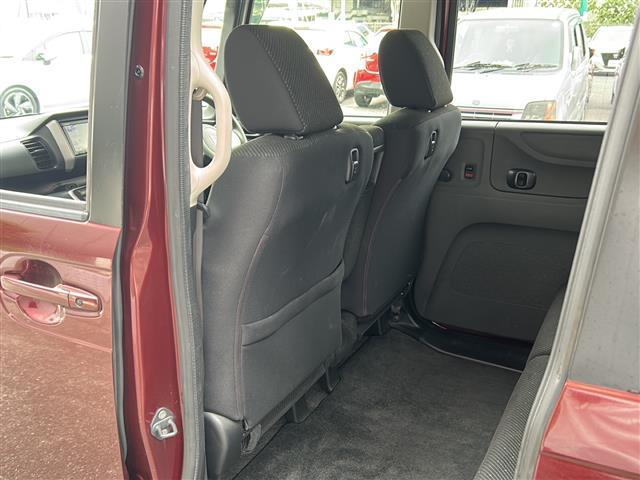 N-BOX G SSパッケージ 禁煙☆CTBA☆純正ナビ☆バックカメラ☆両側パワースライドドア☆スマートキー☆スペアキー☆純正アルミホイール☆ステアリングスイッチ☆純正フロアマット☆ドアバイザー☆ヘッドライトレベライザー(19枚目)