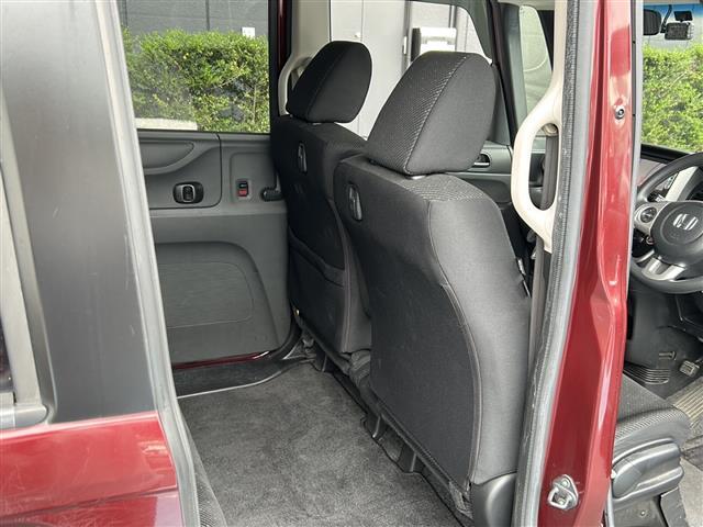 N-BOX G SSパッケージ 禁煙☆CTBA☆純正ナビ☆バックカメラ☆両側パワースライドドア☆スマートキー☆スペアキー☆純正アルミホイール☆ステアリングスイッチ☆純正フロアマット☆ドアバイザー☆ヘッドライトレベライザー(24枚目)