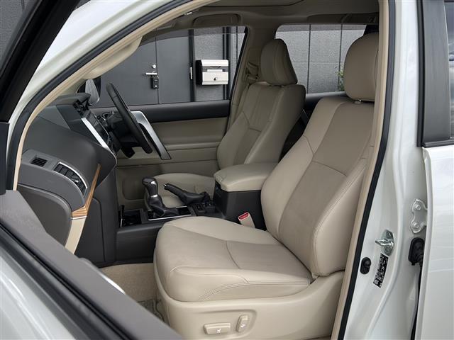 ランドクルーザープラド TX Lパッケージ マットブラックエディション 禁煙 サンルーフ アルパイン9インチナビ DVD/DTV/Bluetooth バックカメラ レーダークルーズコントロール ベージュレザーシート シートヒーター シートベンチレーション LEDライト(27枚目)