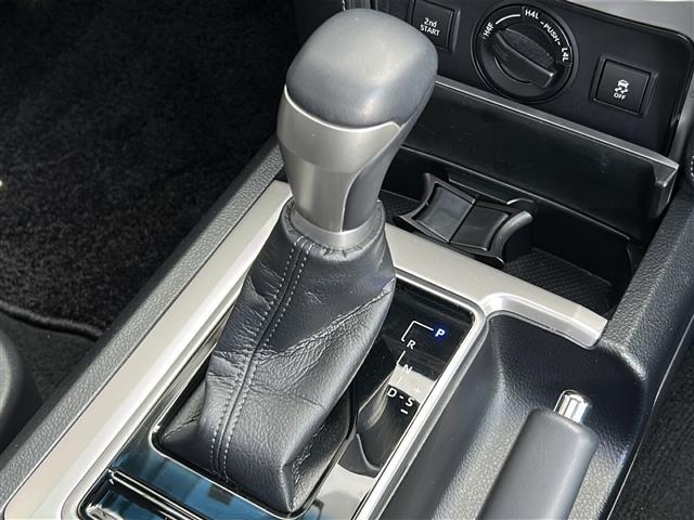 ランドクルーザープラド TX Lパッケージ マットブラックエディション 禁煙車 ブラックルーフレール ムーンルーフ トヨタセーフティセンス PCS LDA RSA LEDオートライト ETC2.0 純正9インチナビ 純正フロアマット スマートキー スペアキー(5枚目)