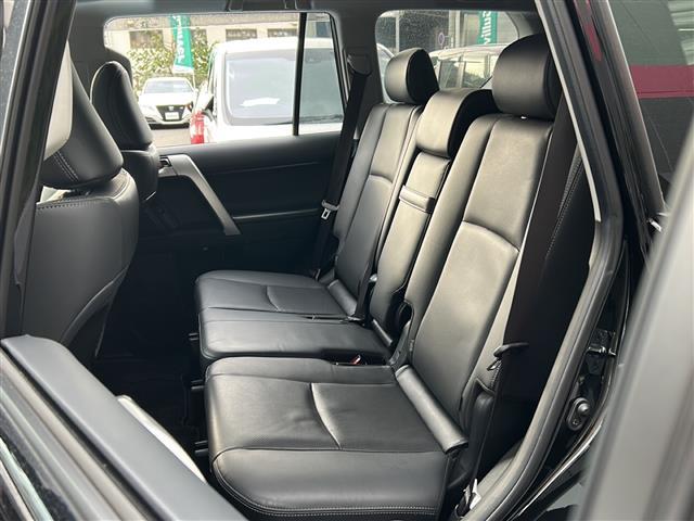ランドクルーザープラド TX Lパッケージ マットブラックエディション 禁煙車 ブラックルーフレール ムーンルーフ トヨタセーフティセンス PCS LDA RSA LEDオートライト ETC2.0 純正9インチナビ 純正フロアマット スマートキー スペアキー(25枚目)