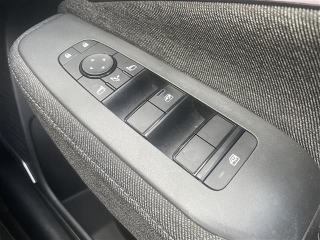オーラ Ｇ　禁煙　ＢＯＳＥ　メーカーナビ　プロパイロット　アラウンドビューモニター　インテリジェントルームミラー　ドライブレコーダー　ＥＴＣ２．０　コーナーセンサー　ＬＥＤヘッドライト　フォグランプ　トノカバー（18枚目）