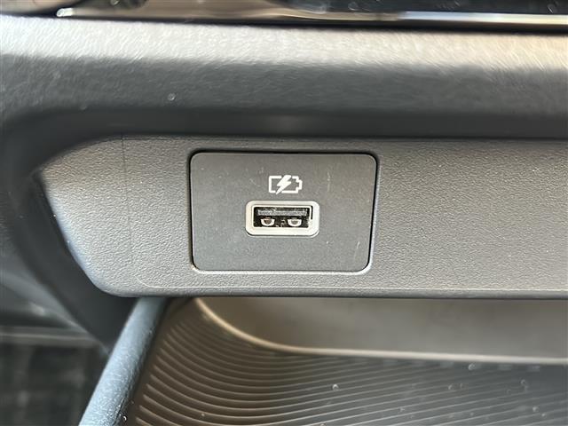 オーラ G FOUR 禁煙 4WD 純正9型ナビ アラウンドビューモニター インテリジェントルームミラー 前ドライブレコーダー シートヒーター ステアリングヒーター ハーフレザー 衝突軽減 LEDヘッドライト ETC(8枚目)