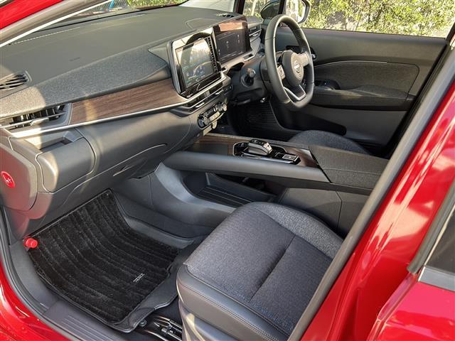 オーラ G FOUR 禁煙 4WD 純正9型ナビ アラウンドビューモニター インテリジェントルームミラー 前ドライブレコーダー シートヒーター ステアリングヒーター ハーフレザー 衝突軽減 LEDヘッドライト ETC(26枚目)