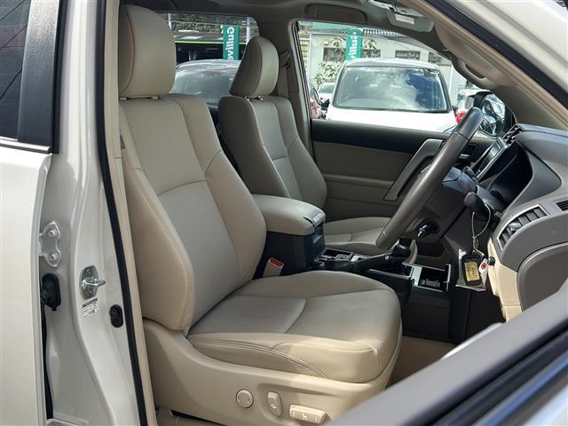 ランドクルーザープラド TX Lパッケージ マットブラックエディション 禁煙 7人乗 ムーンルーフ 純正9型ナビ バックカメラ HDMI/USB ドライブレコーダー ETC レザーシート シートヒーター/ベンチレーション ヘッドランプウォッシャー LEDヘッドランプ(20枚目)