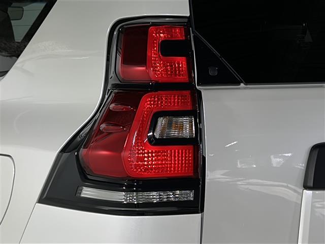 ランドクルーザープラド TX Lパッケージ マットブラックエディション 禁煙 7人乗 ムーンルーフ 純正9型ナビ バックカメラ HDMI/USB ドライブレコーダー ETC レザーシート シートヒーター/ベンチレーション ヘッドランプウォッシャー LEDヘッドランプ(36枚目)