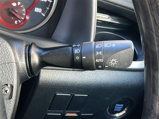 ヴェルファイア ２．５Ｚ　禁煙　アルパイン１１型ナビ　１２型フリップダウンモニター　プリクラッシュセーフティ　両側パワースライドドア　オートマチックハイビーム　ＬＥＤヘッドライト　クリアランスソナー　レーダー探知機　ＥＴＣ（11枚目）