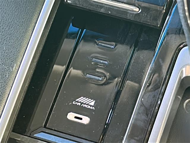 ヴェルファイア ２．５Ｚ　禁煙　アルパイン１１型ナビ　１２型フリップダウンモニター　プリクラッシュセーフティ　両側パワースライドドア　オートマチックハイビーム　ＬＥＤヘッドライト　クリアランスソナー　レーダー探知機　ＥＴＣ（16枚目）