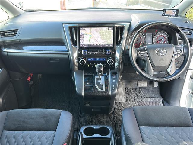 ヴェルファイア ２．５Ｚ　禁煙　アルパイン１１型ナビ　１２型フリップダウンモニター　プリクラッシュセーフティ　両側パワースライドドア　オートマチックハイビーム　ＬＥＤヘッドライト　クリアランスソナー　レーダー探知機　ＥＴＣ（42枚目）