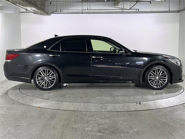 クラウンハイブリッド アスリートG 禁煙 純正ナビ バックカメラ プリクラッシュ レーダークルーズコントロール オートマチックハイビーム ETC 黒革シート シートヒーター/ベンチレーション ステアリングヒータ 18インチアルミホイール(41枚目)