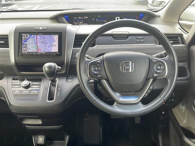 フリード G・ホンダセンシング 禁煙 純正ナビ バックカメラ Sパケ Cパッケージ LEDヘッドライト アクティブコーナリングライト コンフォートビューパッケージ 両側パワースライドドア ハーフレザー 革巻きステアリング ETC(2枚目)