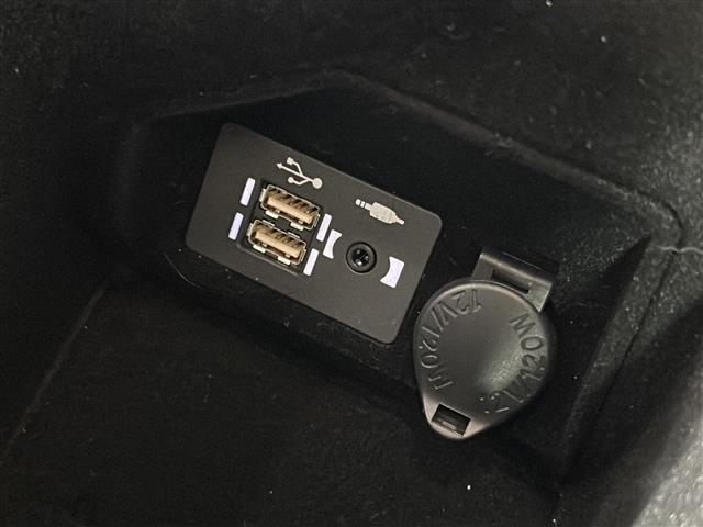 ＩＳ ＩＳ３００ｈ　Ｆスポーツ　禁煙　ムーンルーフ　パノラミックビューモニター　パドルシフト　レーダークルーズコントロール　シートヒーター　ステアリングヒーター　パワーシート　ＬＥＤヘッドライト　ドライブレコーダー　ＥＴＣ２．０（13枚目）