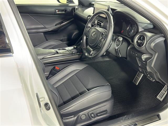 ＩＳ ＩＳ３００ｈ　Ｆスポーツ　禁煙　ムーンルーフ　パノラミックビューモニター　パドルシフト　レーダークルーズコントロール　シートヒーター　ステアリングヒーター　パワーシート　ＬＥＤヘッドライト　ドライブレコーダー　ＥＴＣ２．０（25枚目）