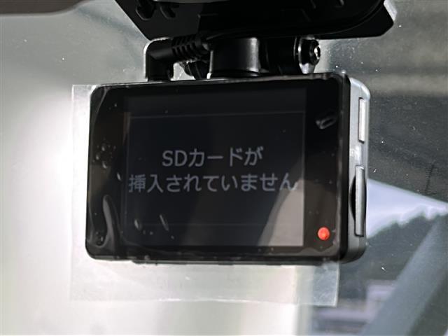 ノート ｅ－パワー　Ｘ　モード・プレミア　禁煙車　純正ナビ　バックカメラ　前方ドライブレコーダー　ＥＴＣ　純正１５インチアルミホイール　純正フロアマット　純正ドアバイザー　横滑り防止装置　衝突被害軽減ブレーキ　レーンキープアシスト　スマキー（16枚目）