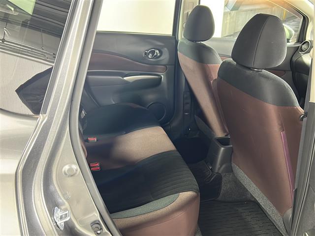 ノート ｅ－パワー　Ｘ　モード・プレミア　禁煙車　純正ナビ　バックカメラ　前方ドライブレコーダー　ＥＴＣ　純正１５インチアルミホイール　純正フロアマット　純正ドアバイザー　横滑り防止装置　衝突被害軽減ブレーキ　レーンキープアシスト　スマキー（21枚目）
