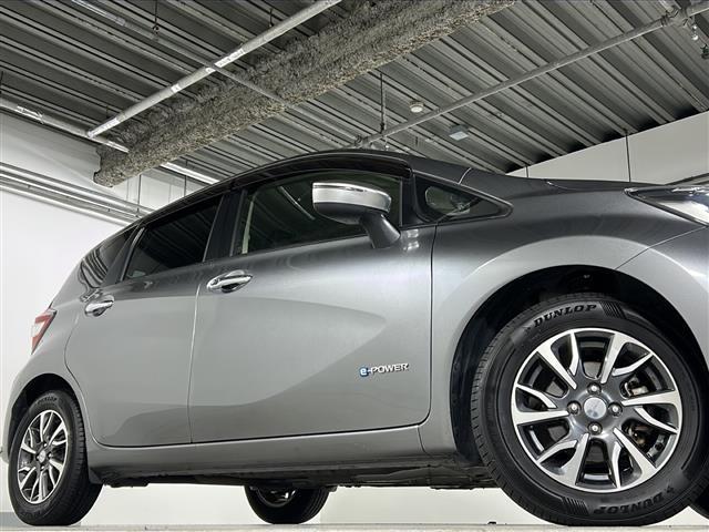 ノート ｅ－パワー　Ｘ　モード・プレミア　禁煙車　純正ナビ　バックカメラ　前方ドライブレコーダー　ＥＴＣ　純正１５インチアルミホイール　純正フロアマット　純正ドアバイザー　横滑り防止装置　衝突被害軽減ブレーキ　レーンキープアシスト　スマキー（35枚目）
