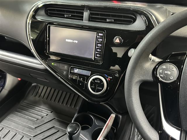 アクア Sスタイルブラック 禁煙 純正ナビ バックカメラ トヨタセーフティセンス プリクラッシュセーフティ オートマチックハイビーム ドライブレコーダー ETC ドアバイザー モデリスタアルミホイール LEDヘッドライト(4枚目)