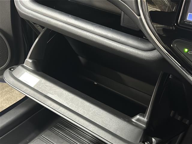 アクア Sスタイルブラック 禁煙 純正ナビ バックカメラ トヨタセーフティセンス プリクラッシュセーフティ オートマチックハイビーム ドライブレコーダー ETC ドアバイザー モデリスタアルミホイール LEDヘッドライト(18枚目)