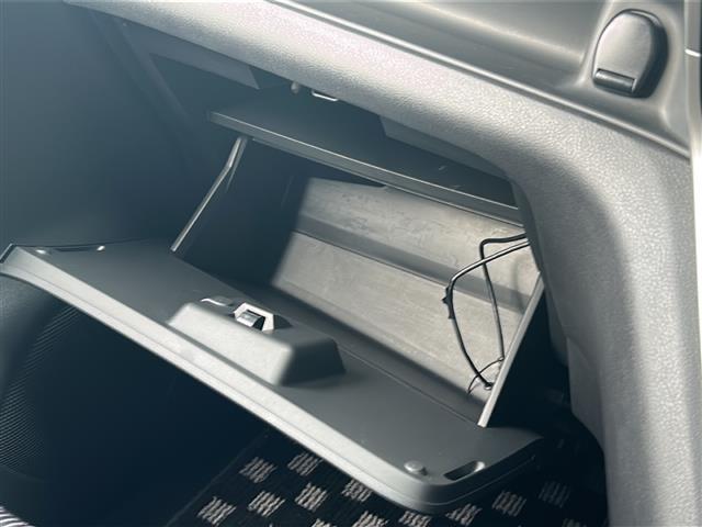 セレナ ハイウェイスター VセレクションII 禁煙 社外ナビ アラウンドビューモニター パーキングアシスト ハンズフリー両側パワースライドドア エマージェンシーブレーキ ドライブレコーダー ETC LEDヘッドライト フォグランプ(16枚目)