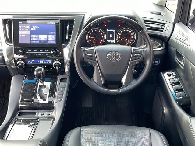 アルファード 2.5S Cパッケージ 禁煙 ツインムーンルーフ モデリスタエアロ デジタルインナーミラー BSM バックカメラ 3眼LEDヘッドライト パワーバックドア AC100V100W電源 シートヒーター/ベンチレーション ETC(3枚目)