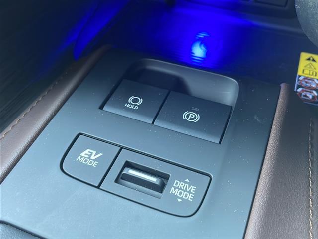 ハリアーハイブリッド Z レザーパッケージ 禁煙 パノラマルーフ デジタルインナーミラー パノラミックビューモニター 12.3型ナビ BSM シートヒーター/ベンチレーション レザーシート ETC2.0 ワイヤレス充電 LEDヘッドライト(14枚目)