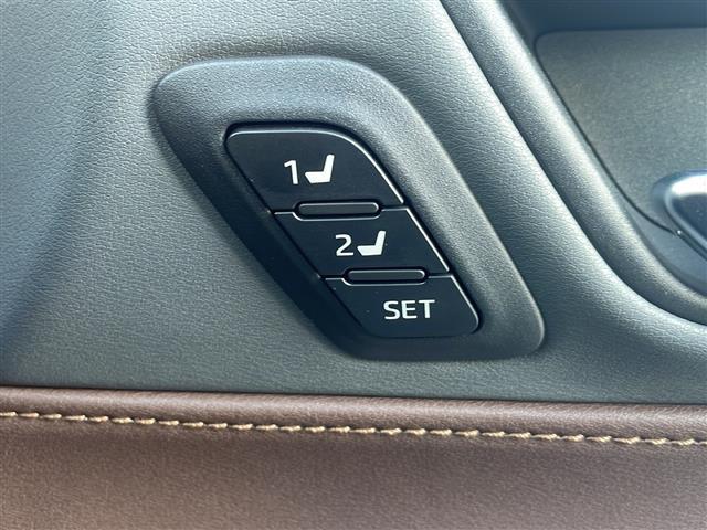 ハリアーハイブリッド Z レザーパッケージ 禁煙 パノラマルーフ デジタルインナーミラー パノラミックビューモニター 12.3型ナビ BSM シートヒーター/ベンチレーション レザーシート ETC2.0 ワイヤレス充電 LEDヘッドライト(17枚目)