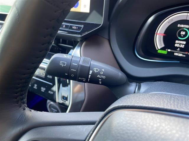 ハリアーハイブリッド Z レザーパッケージ 禁煙 パノラマルーフ デジタルインナーミラー パノラミックビューモニター 12.3型ナビ BSM シートヒーター/ベンチレーション レザーシート ETC2.0 ワイヤレス充電 LEDヘッドライト(19枚目)