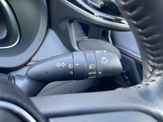 ハリアーハイブリッド Z レザーパッケージ 禁煙 パノラマルーフ デジタルインナーミラー パノラミックビューモニター 12.3型ナビ BSM シートヒーター/ベンチレーション レザーシート ETC2.0 ワイヤレス充電 LEDヘッドライト(20枚目)