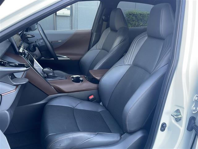 ハリアーハイブリッド Z レザーパッケージ 禁煙 パノラマルーフ デジタルインナーミラー パノラミックビューモニター 12.3型ナビ BSM シートヒーター/ベンチレーション レザーシート ETC2.0 ワイヤレス充電 LEDヘッドライト(26枚目)