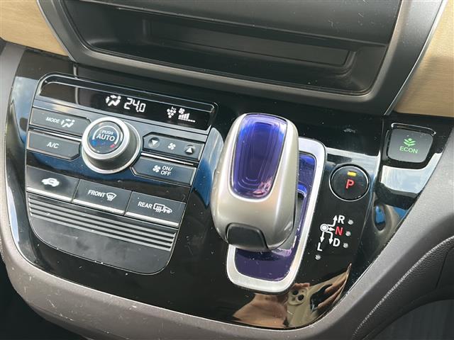 フリードハイブリッド ハイブリッド・Gホンダセンシング 禁煙 純正ナビ バックカメラ Cパッケージ LEDヘッドライト アクティブコーナリングライト コンフォートビューパッケージ 両側パワースライドドア ドライブレコーダー ETC ドアバイザー(9枚目)