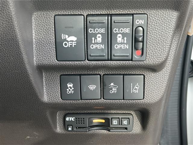 フリードハイブリッド ハイブリッド・Gホンダセンシング 禁煙 純正ナビ バックカメラ Cパッケージ LEDヘッドライト アクティブコーナリングライト コンフォートビューパッケージ 両側パワースライドドア ドライブレコーダー ETC ドアバイザー(11枚目)