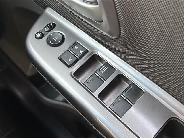 フリードハイブリッド ハイブリッド・Gホンダセンシング 禁煙 純正ナビ バックカメラ Cパッケージ LEDヘッドライト アクティブコーナリングライト コンフォートビューパッケージ 両側パワースライドドア ドライブレコーダー ETC ドアバイザー(12枚目)