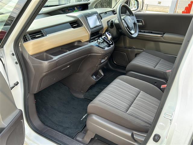 フリードハイブリッド ハイブリッド・Gホンダセンシング 禁煙 純正ナビ バックカメラ Cパッケージ LEDヘッドライト アクティブコーナリングライト コンフォートビューパッケージ 両側パワースライドドア ドライブレコーダー ETC ドアバイザー(22枚目)