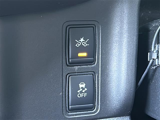 気になる車はすぐにお問い合わせください！画面右側の００６６から始まる無料ダイヤルからお問い合わせ下さい！専門スタッフがお車のご質問にお答えいたします！