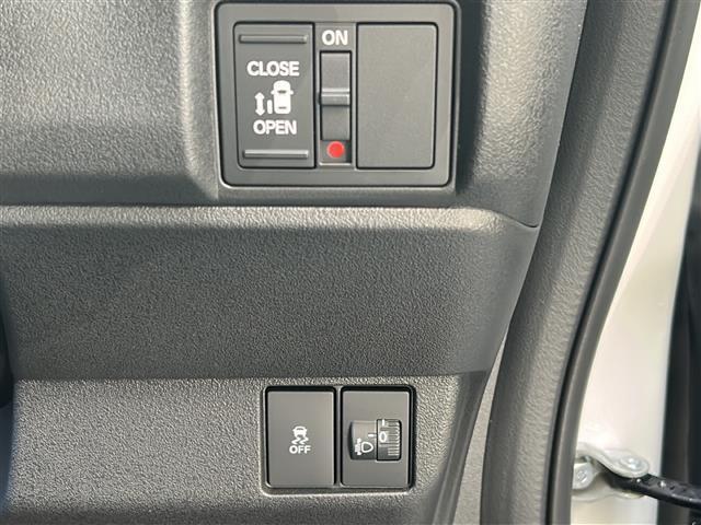 気になる車はすぐにお問い合わせください！画面右側の００６６から始まる無料ダイヤルからお問い合わせ下さい！専門スタッフがお車のご質問にお答えいたします！