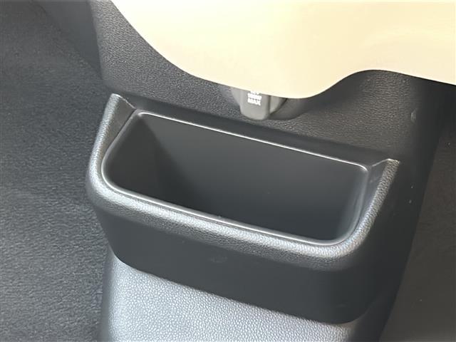 N-BOX ベースグレード 届出済み未使用車 片側パワースライドドア D/Nシートヒーター プロジェクター式フルLEDヘッドライト(デイタイムランニングランプ付) スマートキー ロールサンシェード 電子制御パーキングブ(8枚目)