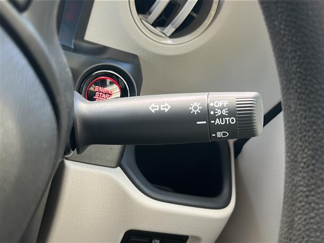 N-BOX ベースグレード 届出済み未使用車 片側パワースライドドア D/Nシートヒーター プロジェクター式フルLEDヘッドライト(デイタイムランニングランプ付) スマートキー ロールサンシェード 電子制御パーキングブ(13枚目)